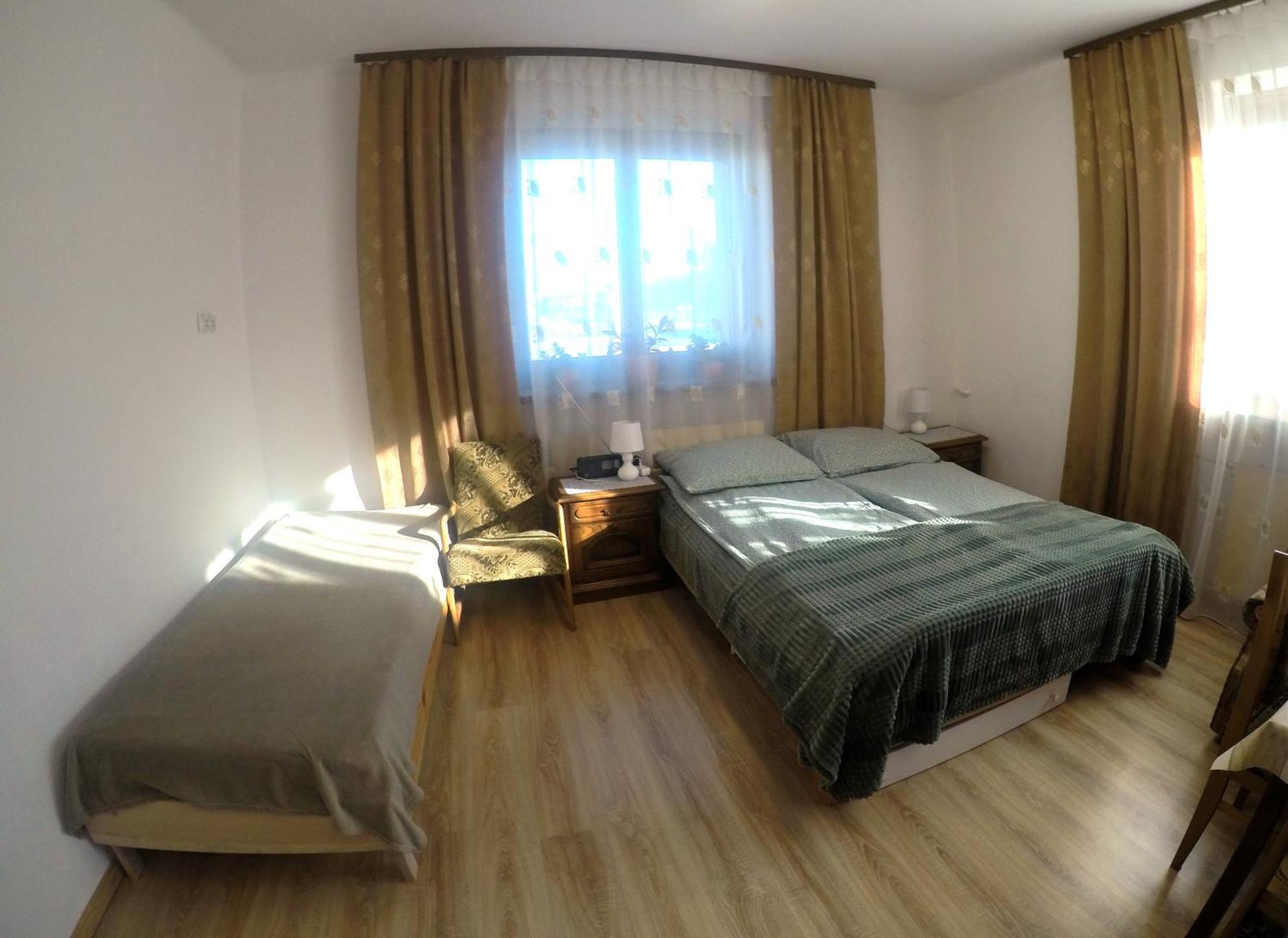 Pokoje Goscinne, Mieszkanie Na Wynajem W Swidniku K Lublina Esterno foto